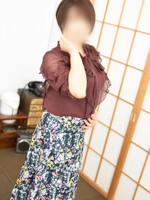 こころ(昭和47年生まれ) 熟年カップル名古屋～生電話からの営み～（人妻・熟女デリヘル）