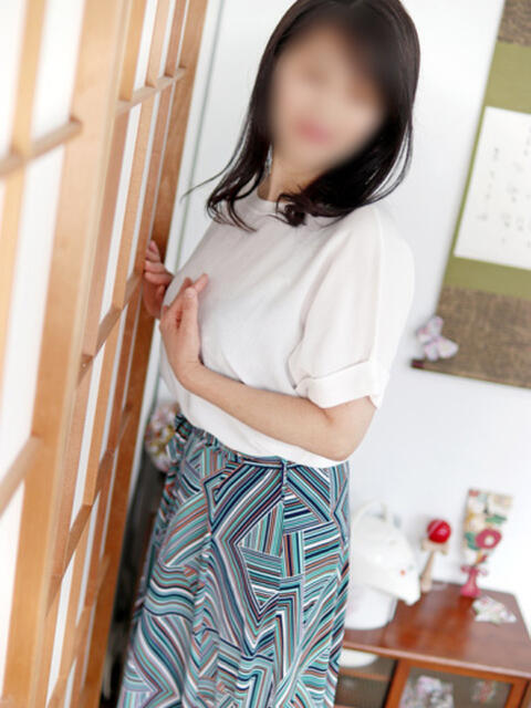 ちかげ(昭和43年生まれ) 熟年カップル名古屋～生電話からの営み～（人妻・熟女デリヘル）