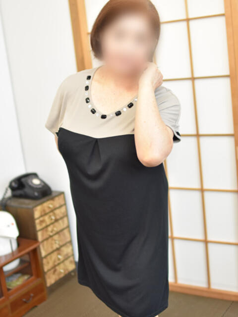 かなこ(昭和33年生まれ) 熟年カップル名古屋~生電話からの営み~(人妻・熟女デリヘル)