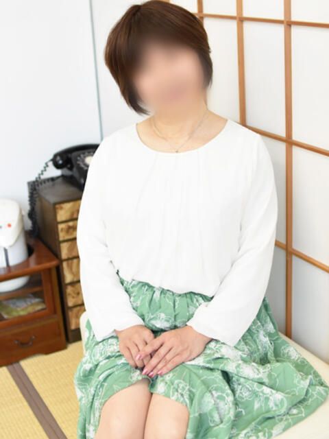 かなで(昭和42年生まれ) 熟年カップル名古屋～生電話からの営み～（人妻・熟女デリヘル）