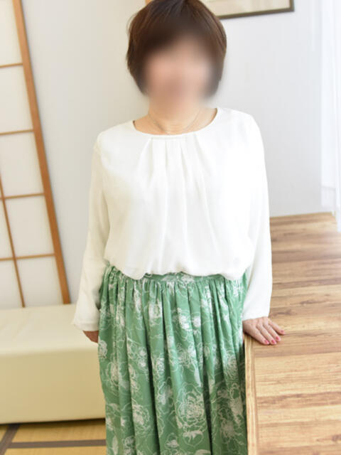 かなで(昭和42年生まれ) 熟年カップル名古屋~生電話からの営み~(人妻・熟女デリヘル)