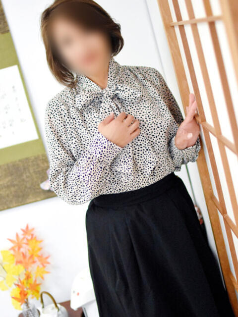 つかさ(昭和43年生まれ) 熟年カップル名古屋~生電話からの営み~(人妻・熟女デリヘル)