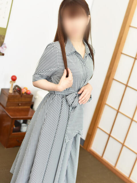 うの(昭和42年生まれ) 熟年カップル名古屋～生電話からの営み～（人妻・熟女デリヘル）