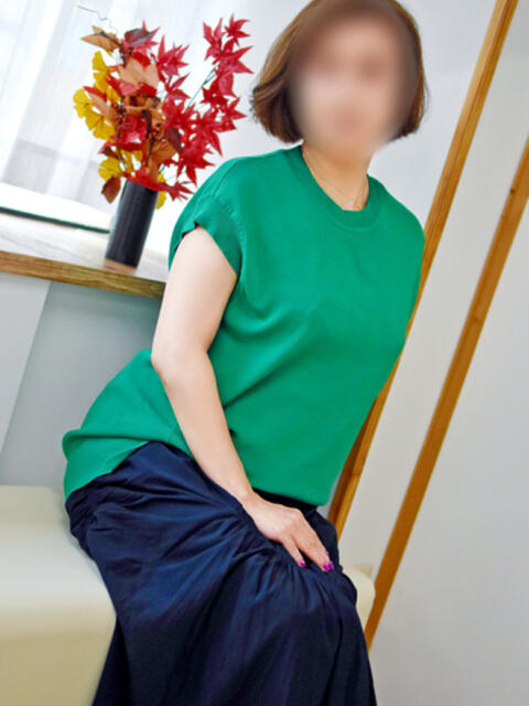 ひかる(昭和45年生まれ) 熟年カップル名古屋~生電話からの営み~(人妻・熟女デリヘル)