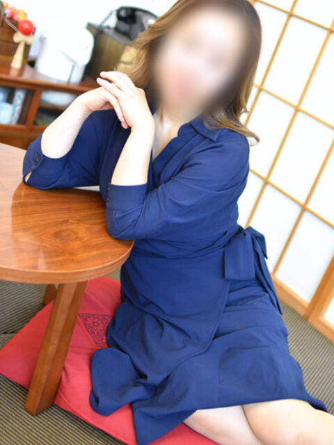 ゆうか(昭和52年生まれ) 熟年カップル名古屋～生電話からの営み～（人妻・熟女デリヘル）