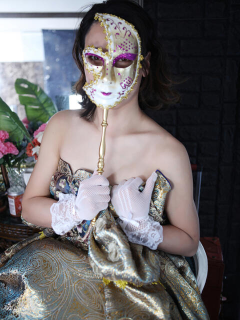 桐島 美月 倶楽部月兎【貴婦人】名古屋店（高級人妻デリヘル）