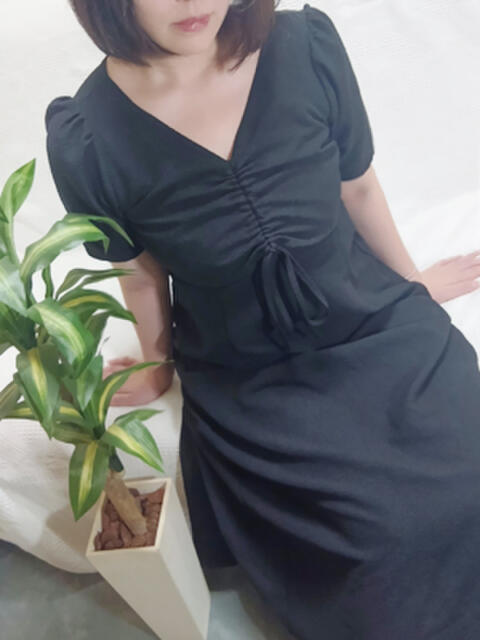 ゆりな 脱がされたい人妻 成田店(人妻デリヘル)