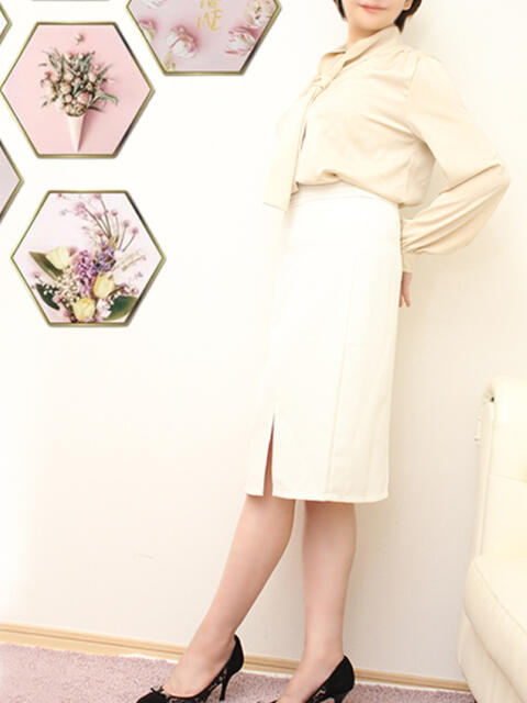 いずみ マダムハンズ(派遣型手コキ・オナクラ)