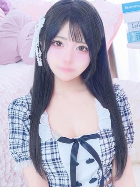 ゆか E+アイドルスクール新宿・歌舞伎町店（デリヘル）