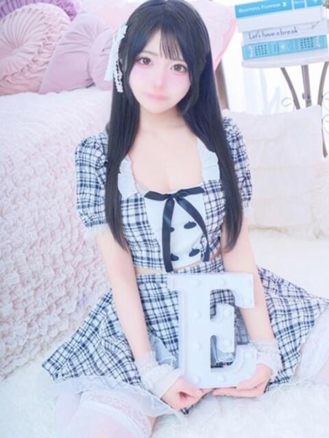 ゆか E+アイドルスクール新宿・歌舞伎町店（デリヘル）