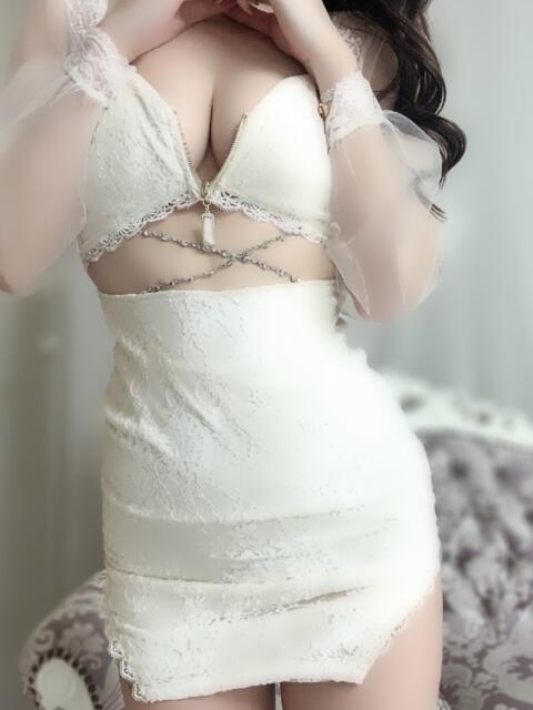 ひなこ VIVIDCREWマダムセカンドバージン 梅田店（2ショットキャバクラ）