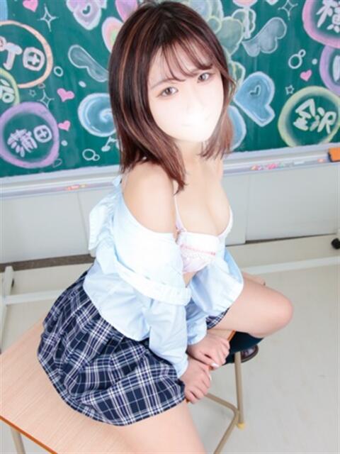 ゆりな すぐ舐めたくて学園立川校〜舐めたくてグループ〜(デリヘル)