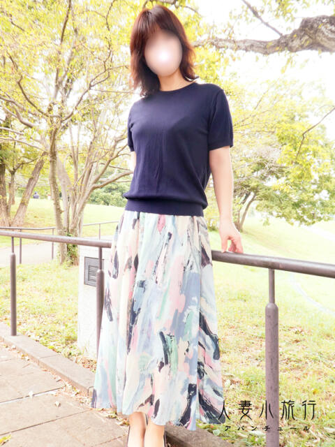ひとみ 人妻小旅行（人妻系デリヘル）
