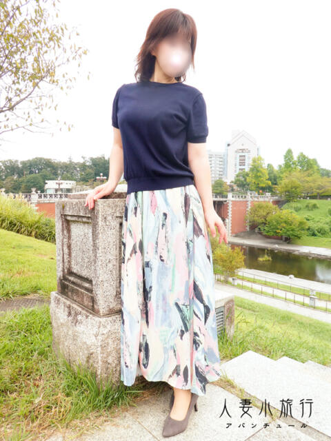 ひとみ 人妻小旅行（人妻系デリヘル）