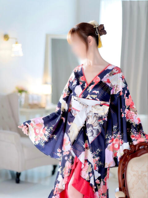 初雪 なるみ 妻の友人（人妻系デリヘル）