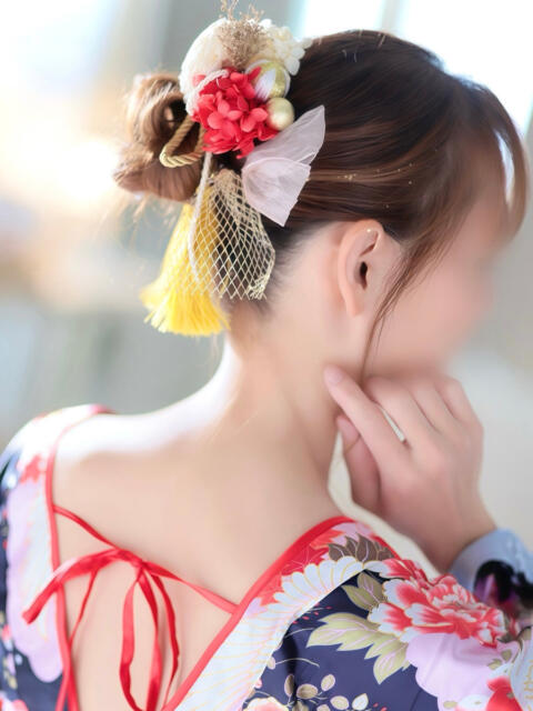 初雪 なるみ 妻の友人（人妻系デリヘル）