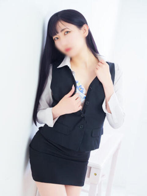 上田あいか e女商事 池袋店(ホテヘル&デリヘル)