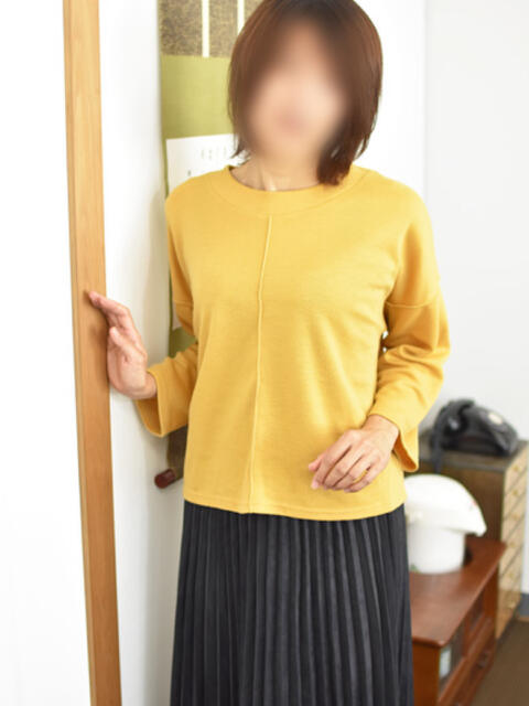 ふみの(昭和53年生まれ) 熟年カップル名古屋~生電話からの営み~(人妻・熟女デリヘル)