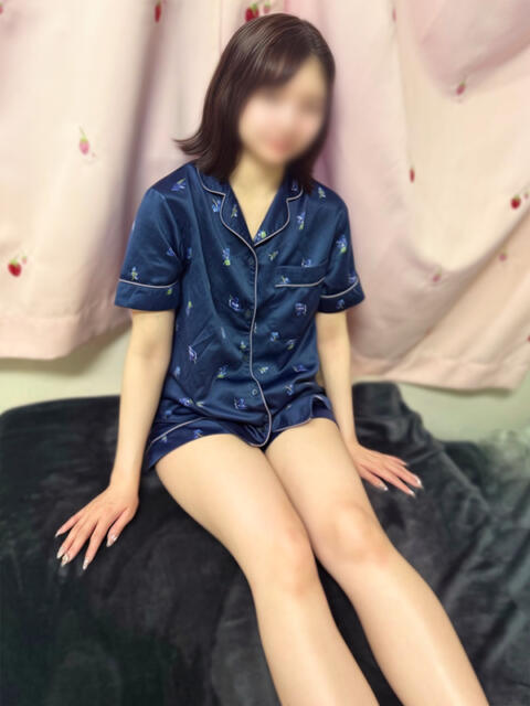 めい 上野添い寝女子（派遣型オナクラ＆手コキ）