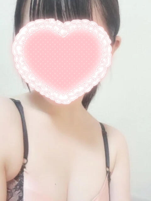 体験めろ【エロカワ美少女】 中・西讃 ヴィーナス（デリヘル）