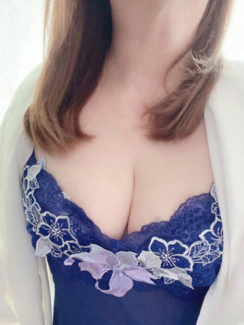 伊藤(いとう)性欲の増したリアル人妻！ 秘密の逢瀬…○○妻(西条・東予・今治)（人妻デリヘル）