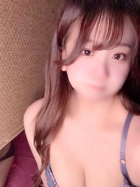 れいら 夜這い本舗（ファッションヘルス）