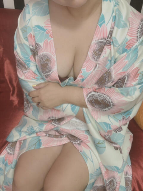 りょうこ 極痴女専科 eros妻～エロマ～（人妻系デリヘル）