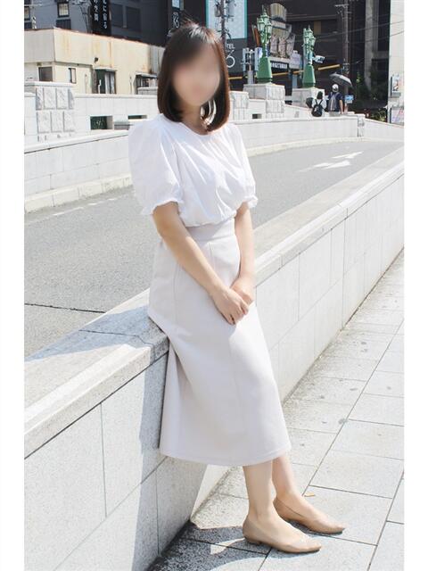 めい 奥鉄オクテツ大阪(駅待ち合わせ型人妻デリヘル)