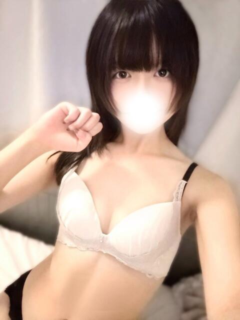 雨川うた 全裸にされた女たちor欲しがり痴漢電車（ホテヘル）