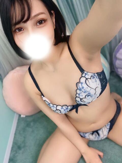 なるみ◆舐め尽くすパイパン女子 即イキ淫乱倶楽部（デリヘル）