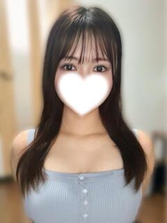 朝妃りあ