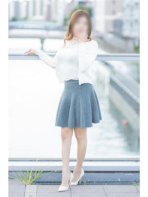 ここな 奥鉄オクテツ大阪（駅待ち合わせ型人妻デリヘル）