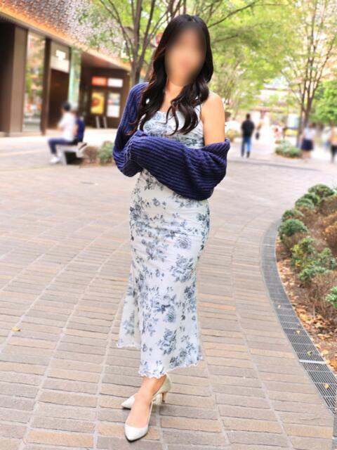 里美 東京人妻フォーシーズンズ（人妻・熟女待ち合わせデリヘル）