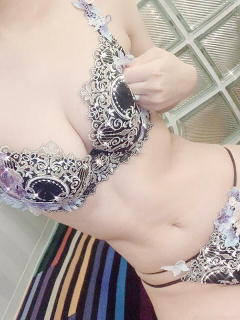 岩清水 イキなり生不倫 小田原店(人妻デリヘル)