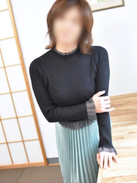 ねお(昭和48年生まれ) 熟年カップル名古屋～生電話からの営み～（人妻・熟女デリヘル）