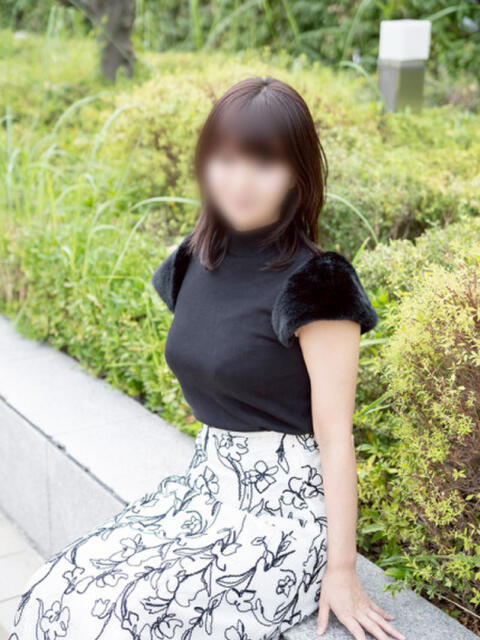 あき 奥鉄オクテツ大阪(駅待ち合わせ型人妻デリヘル)