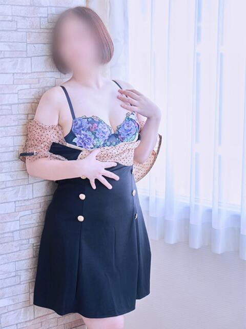 ひな 梅田アバンチュール(人妻ホテヘル)