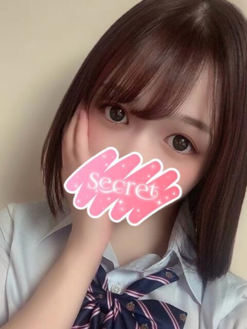 えみ アイドルリーグ（セクキャバ）