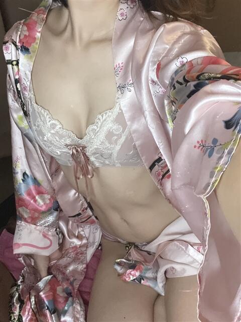 ひとみ 夜這い本舗（ファッションヘルス）