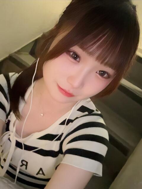 るる 舐めたくてグループ～君とサプライズ学園～越谷校（デリヘル）