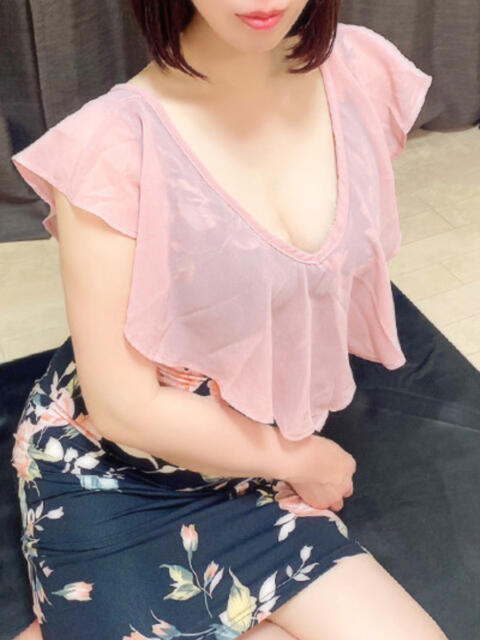 穂波あやめ 色気あるワイフ(【非風俗】メンズエステ)