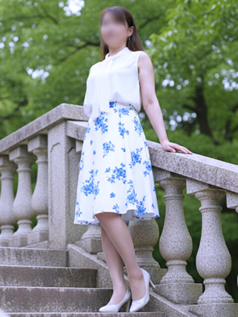 二千翔 ミセスラウンジ東京(人妻系デリヘル)