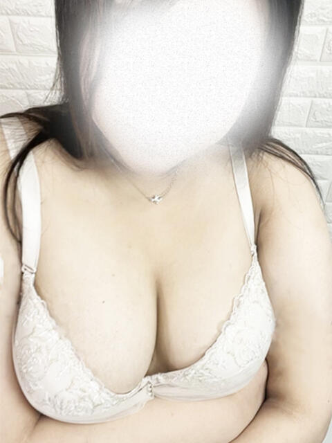 いぶき 小倉ぽっちゃりデリヘル　ぷにぷにぷりん（ぽっちゃりデリヘル）