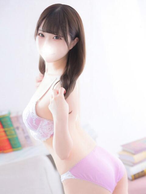 あゆみ★キス好きF乳現役JD★ Chloe五反田本店 S級素人清楚系デリヘル(デリヘル)