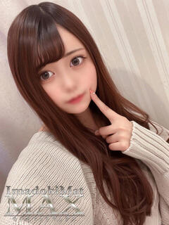 みと 某アナウンサー激似美女