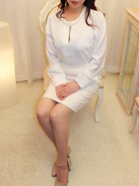 秋良(あきよし) 初脱ぎマダム(熟女ホテヘル&デリヘル)