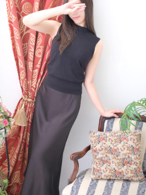 ひとみ 横浜人妻セレブリティ（ユメオト）（人妻系デリヘル）