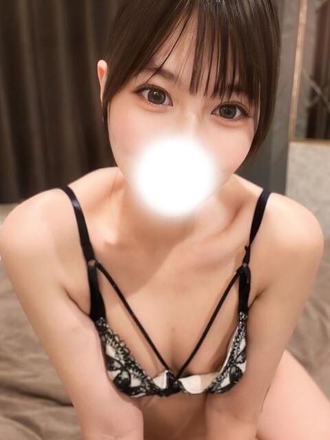 こころ◆ロリの桃尻にどぴゅっ 即イキ淫乱倶楽部（デリヘル）