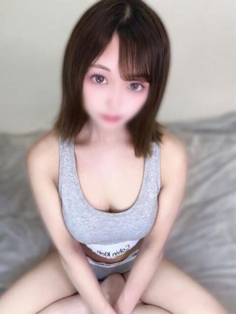 ゆめか★ガチ美少女降臨!! かりゆしOLの秘密【20代沖縄美女多数在籍-デリヘル×ヌードエステ】（性感エステ＆デリヘル）