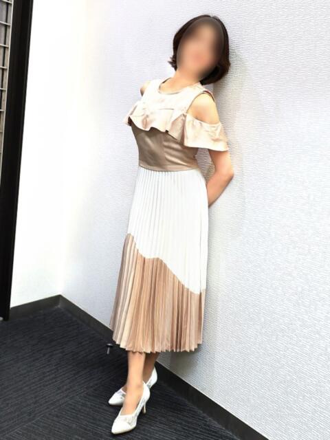 瑠李子 東京人妻フォーシーズンズ（人妻・熟女待ち合わせデリヘル）